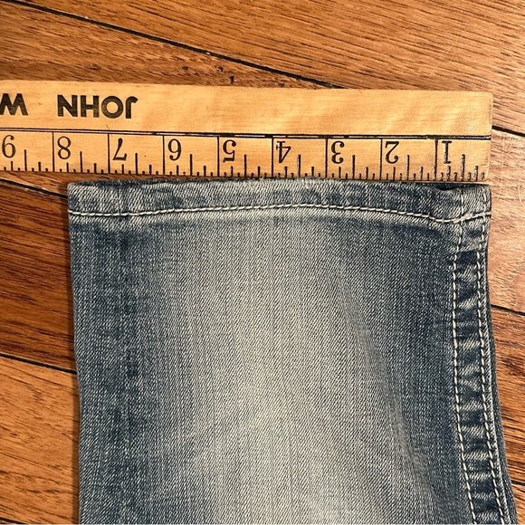 Miss Me Embellished Distressed Bermuda Shorts Size 27 Style #JE8002M - Picture 10 of 11